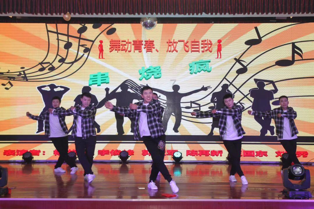 37岁女星张馨予险毁容!被“低温烫伤”脸部脱皮,急需细心调养