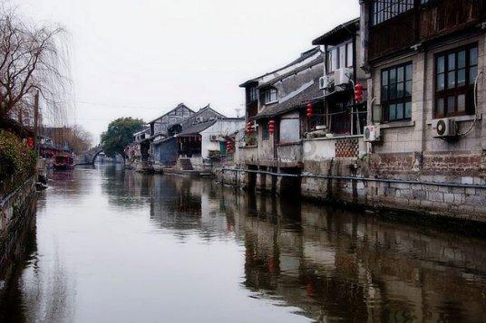 应雪而战 南托街道护航出行安全